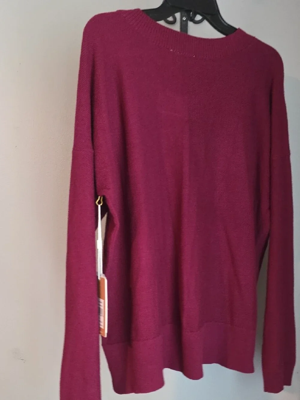 Cyrus Women's Scoopneck Sweater in Berry Size XL NWT